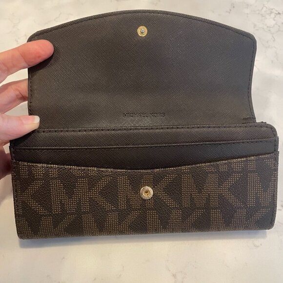 Michael Kors est 1981 Monogram Signature Wallet Brown + Gold Hardware Sz OS - Picture 6 of 11